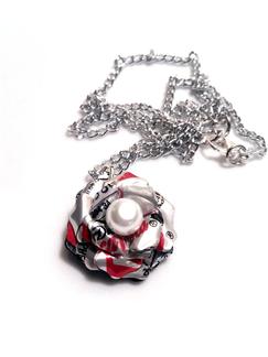 ashiajulieburke flower necklac